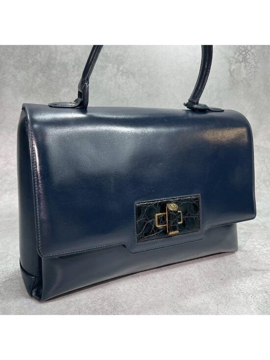 Gucci Handbags - Gucci Handbag Turnlock Navy Gold Leather